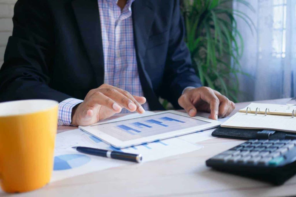 What Are the Penalties to Employers for Not Sending W2s? | Banks.com